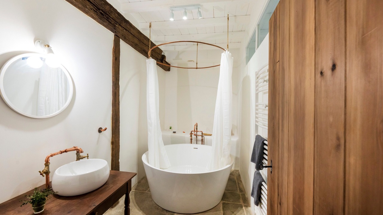 Photo of Bathroom in Sare