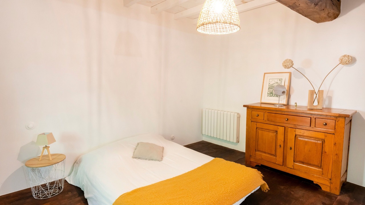 Photo of Bedroom in Sare