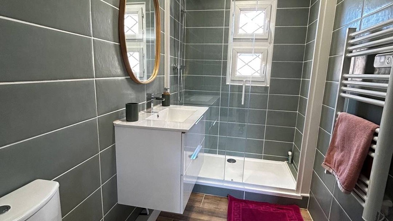 Photo of Bathroom in La Jetee