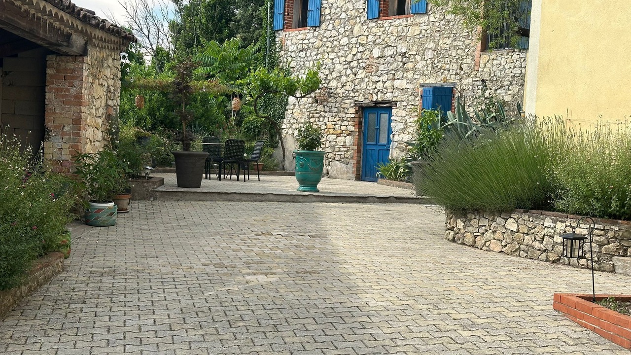 Photo of Patio Balcony in Saint-Privat-des-Vieux