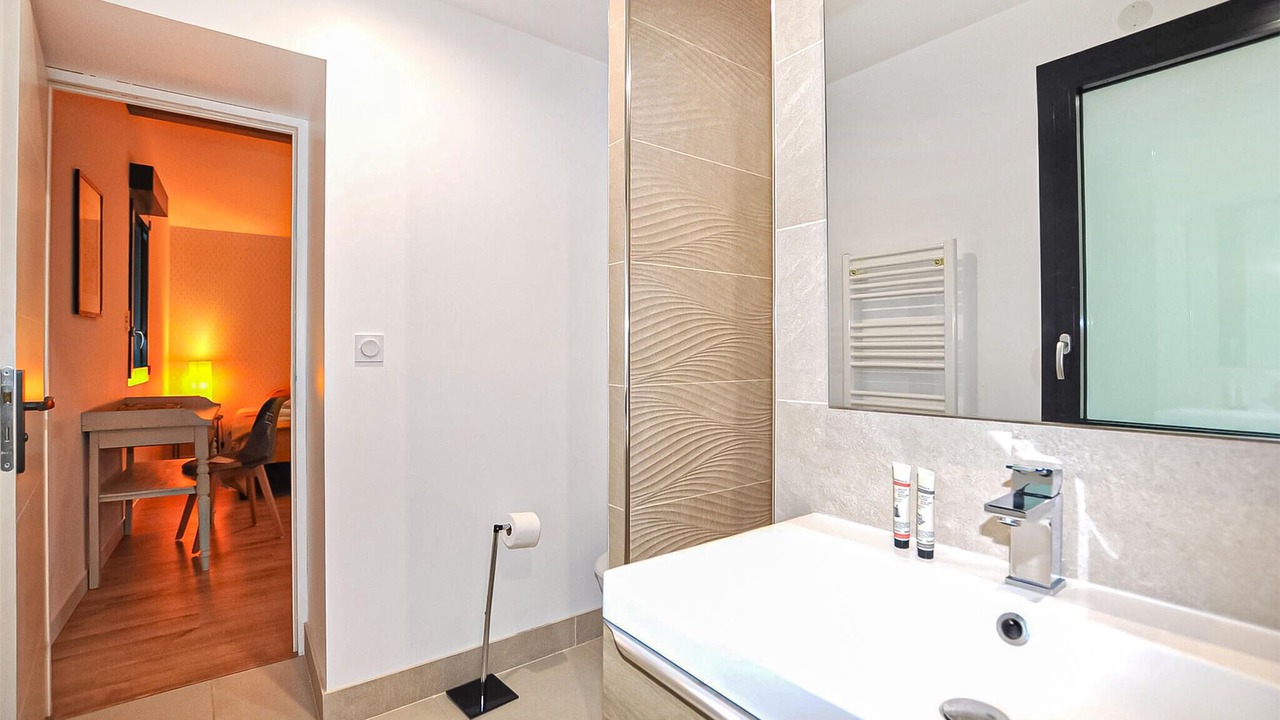 Photo of Bathroom in Saint-Genis