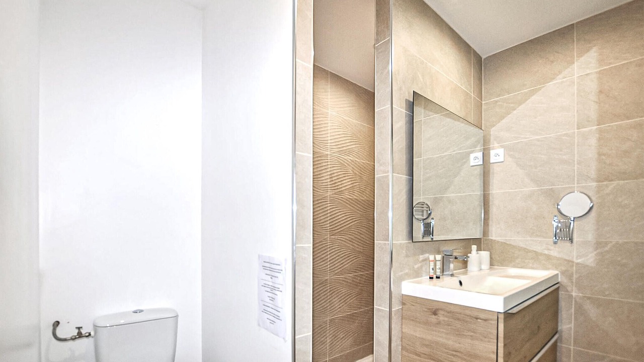 Photo of Bathroom in Saint-Genis