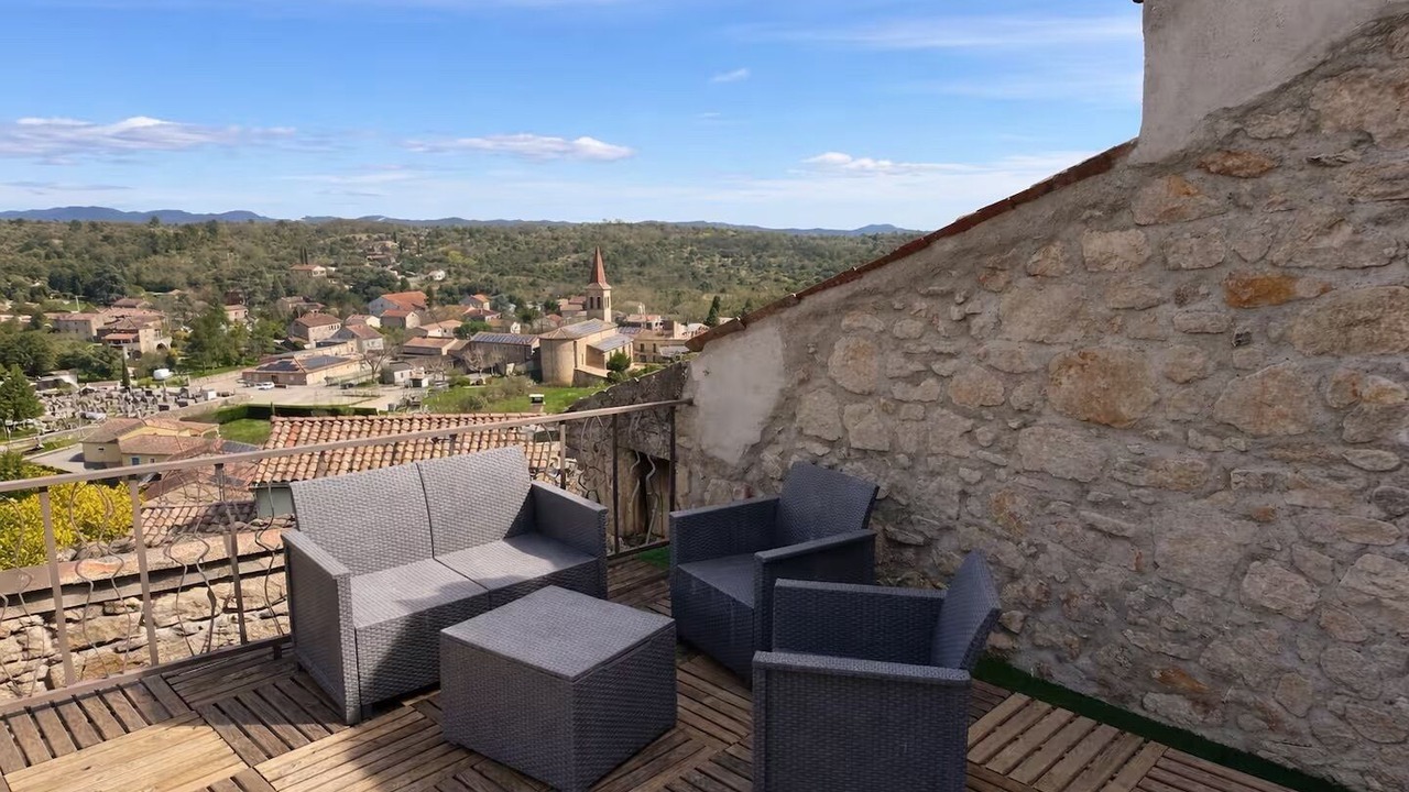 Photo of Patio Balcony in Saint-Paul-le-Jeune