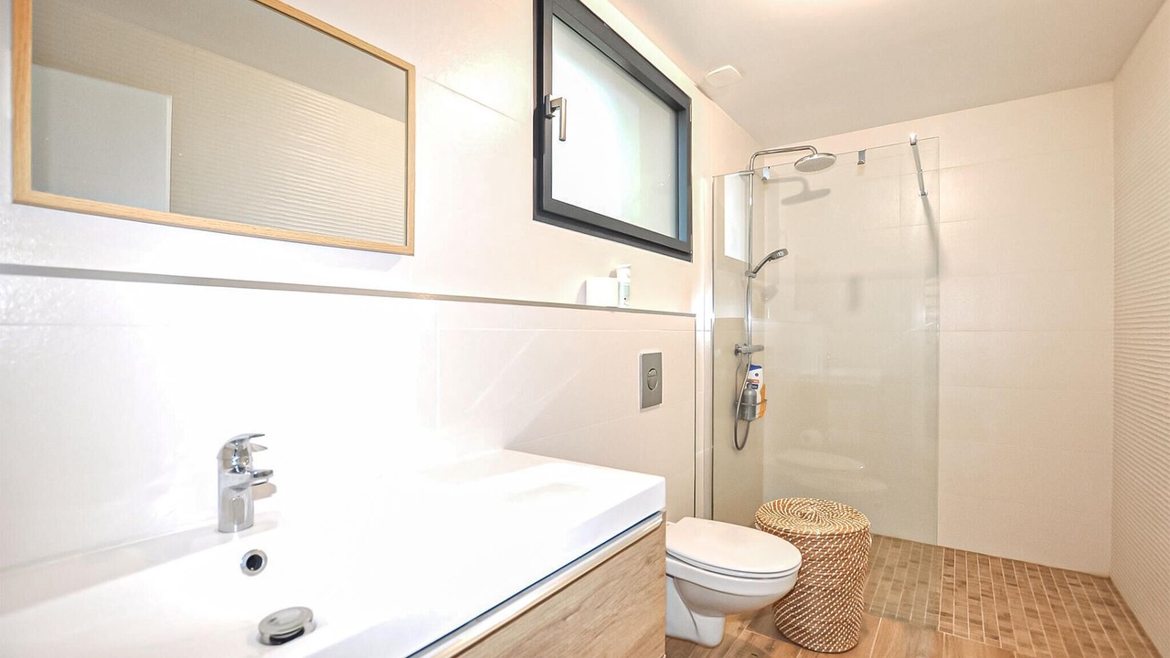 Photo of Bathroom in Saint-Genis