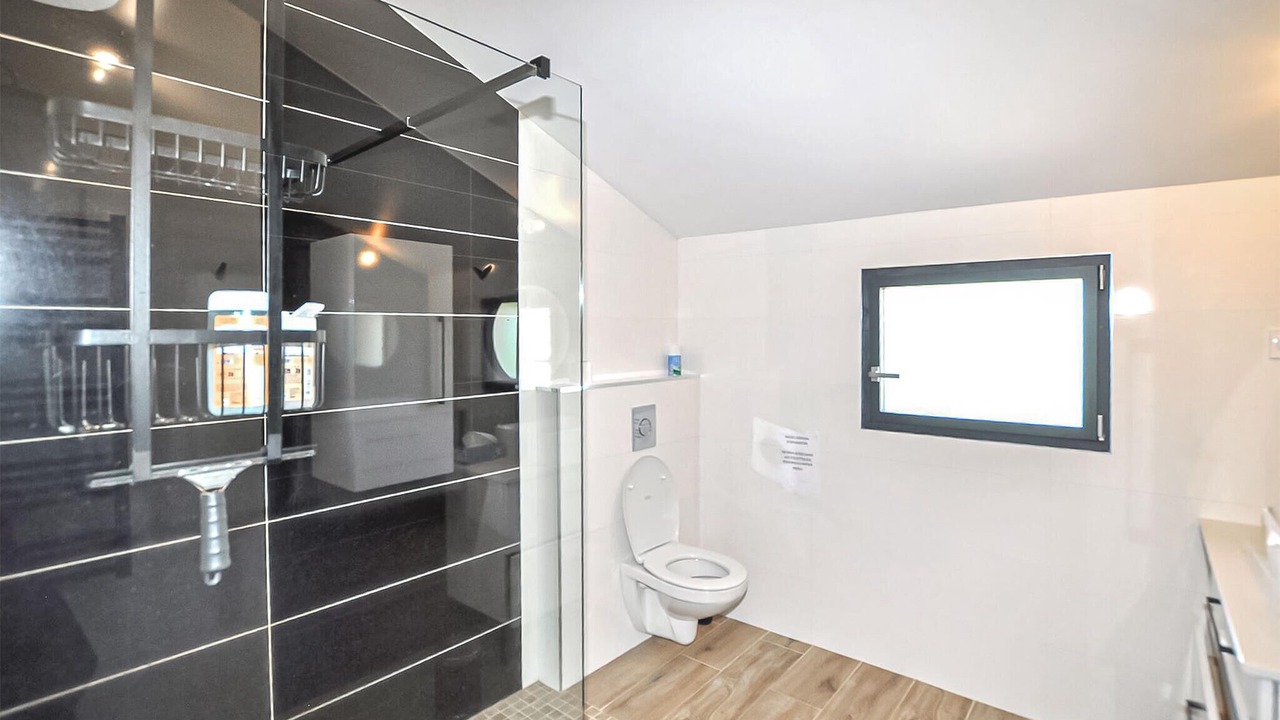 Photo of Bathroom in Saint-Genis