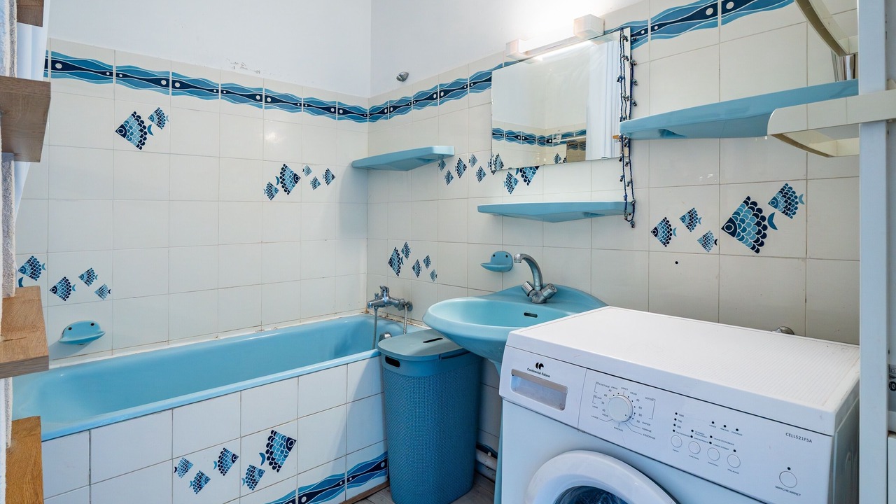 Photo of Bathroom in La Jetee