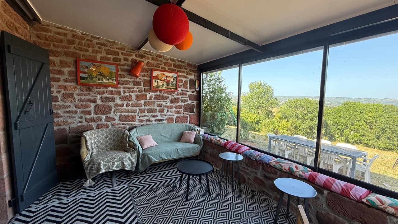 Photo of Livingroom in Lagleygeolle