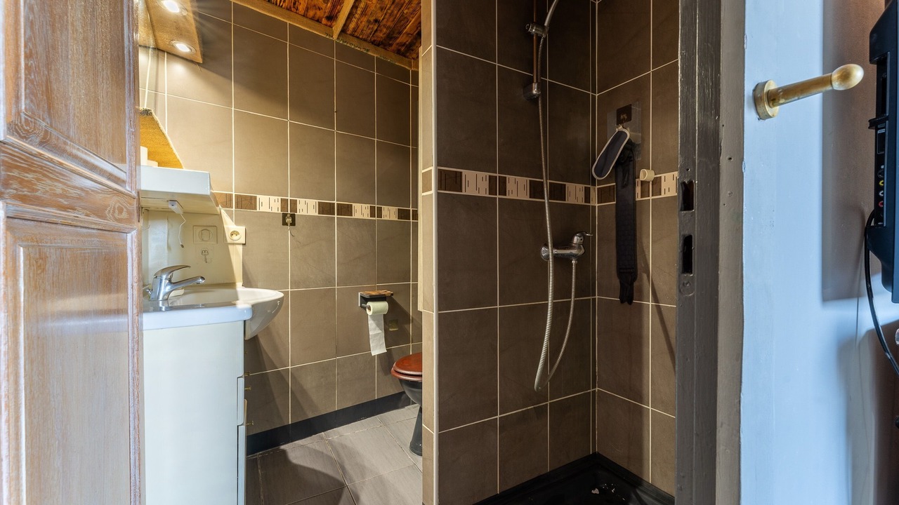 Photo of Bathroom in Ganges