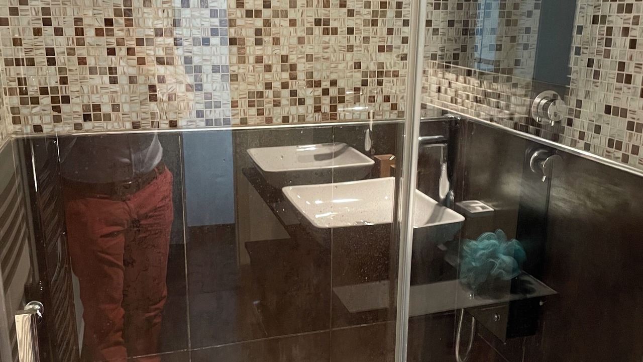 Photo of Bathroom in Jules Ferry - Recamier