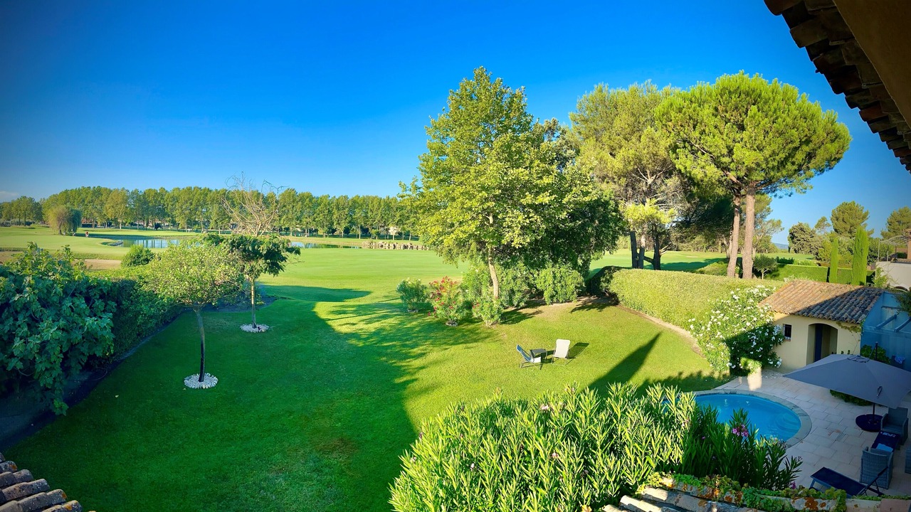 Photo of Outdoor in Pont Royal