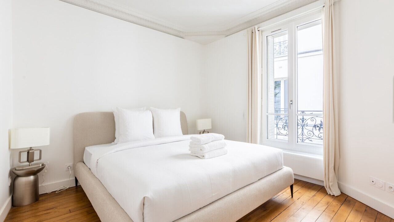 Photo of Bedroom in 7th Arrondissement