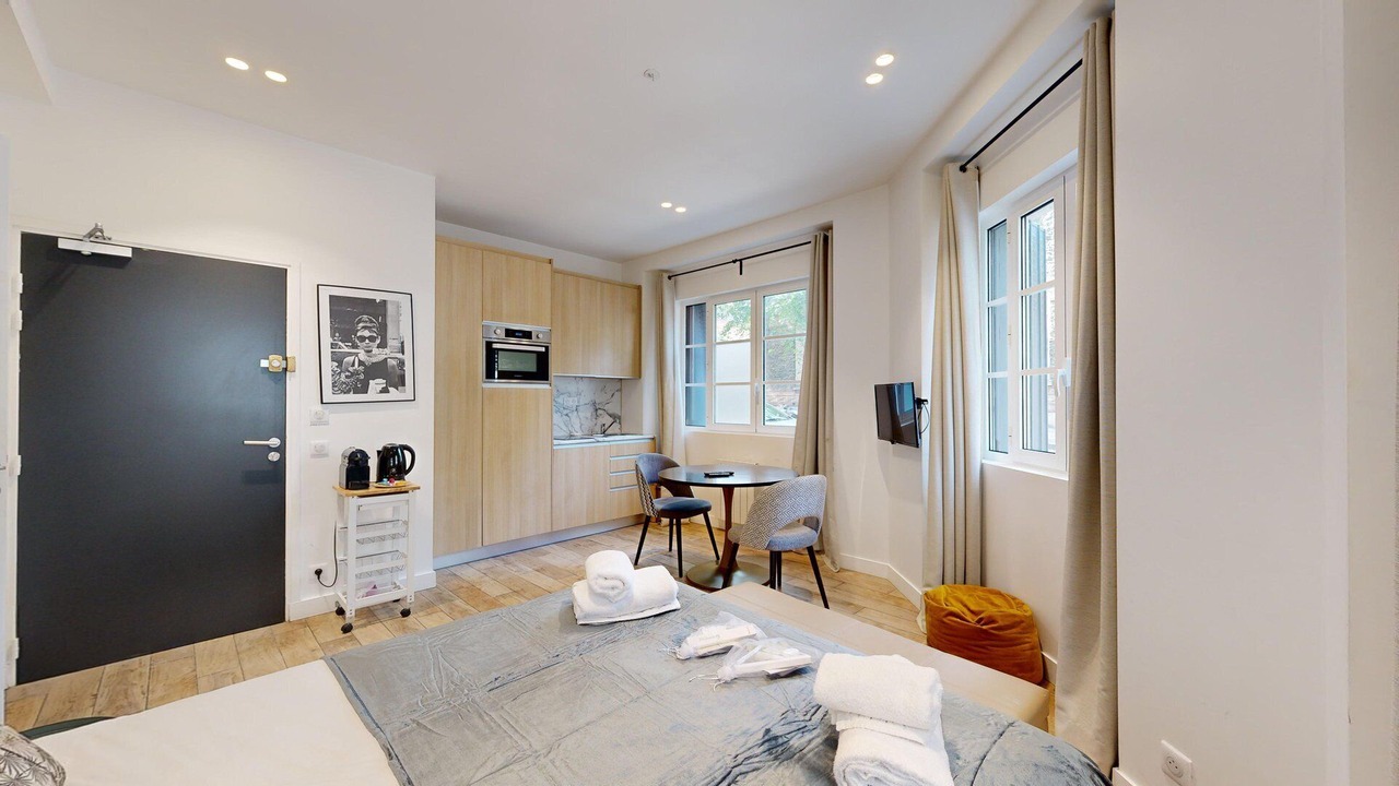 Photo of Bedroom in 13th Arrondissement