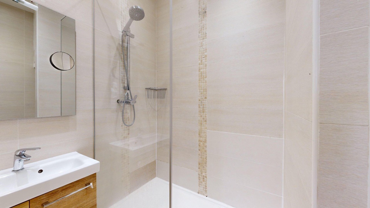 Photo of Bathroom in Quartier du Mail
