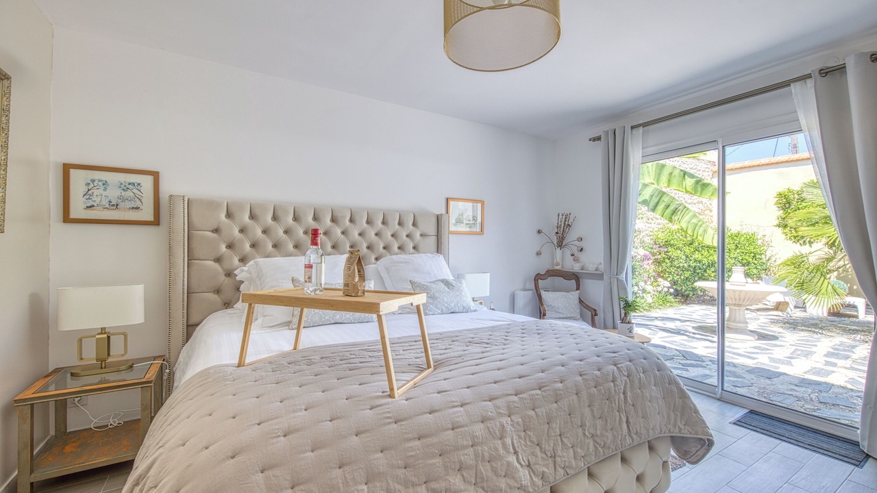 Photo of Bedroom in Saint-Christoly-Medoc