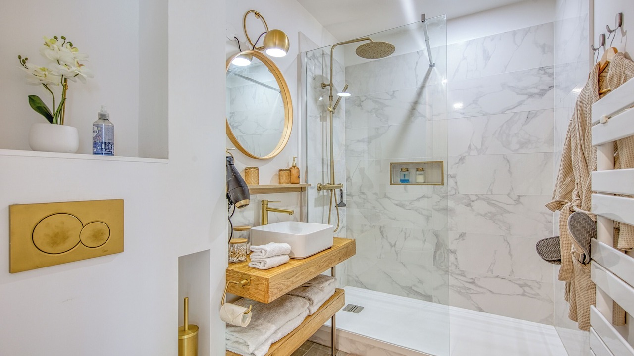 Photo of Bathroom in Saint-Christoly-Medoc