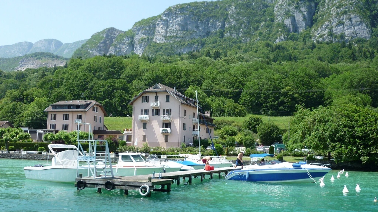 Photo of Others in Bredannaz