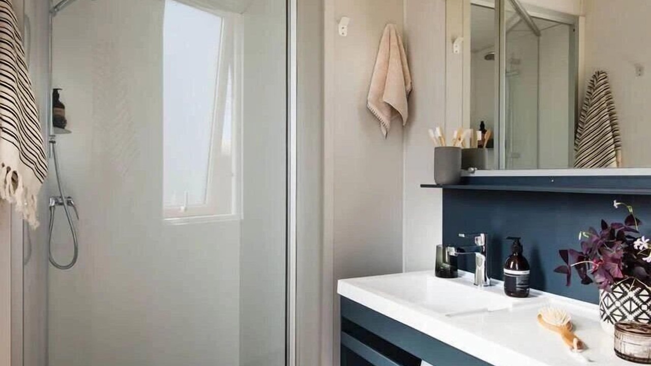 Photo of Bathroom in Salles-Curan