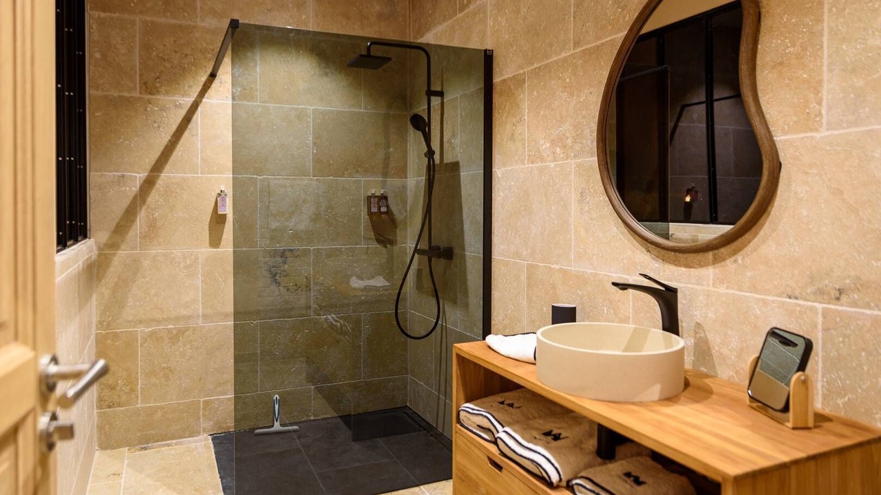 Photo of Bathroom in Puyloubier