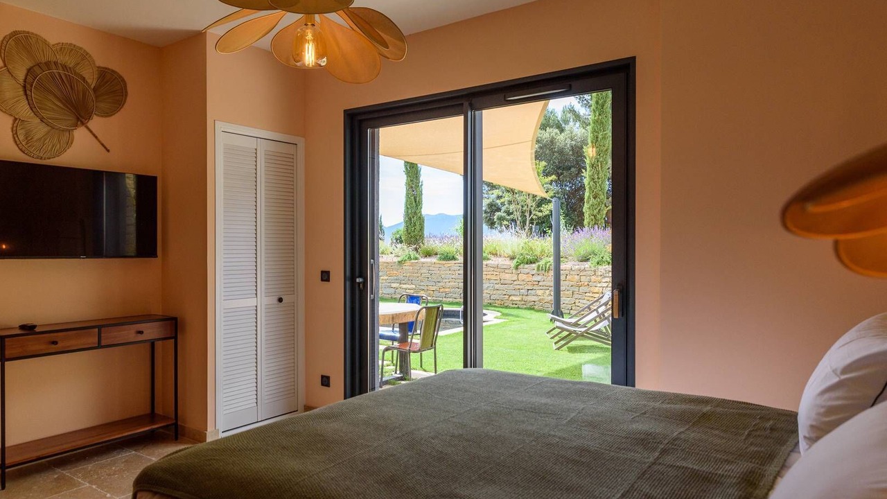 Photo of Bedroom in Puyloubier