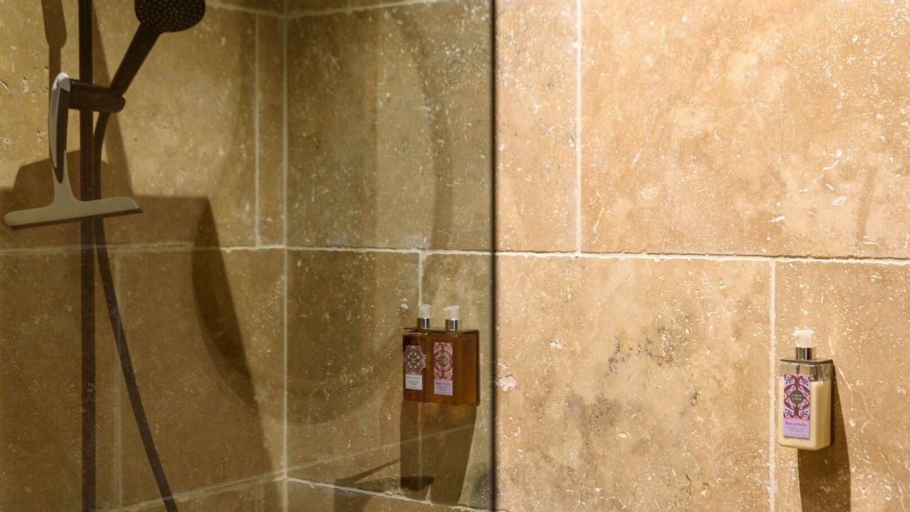 Photo of Bathroom in Puyloubier