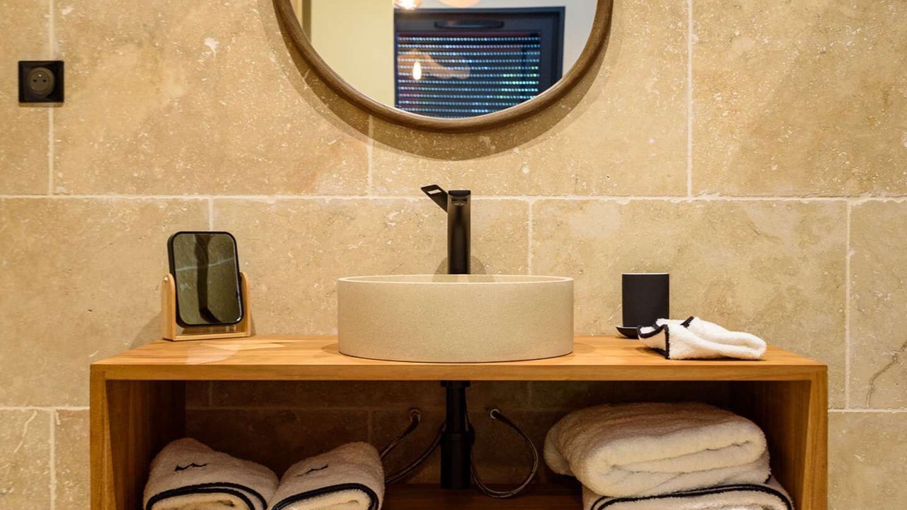 Photo of Bathroom in Puyloubier
