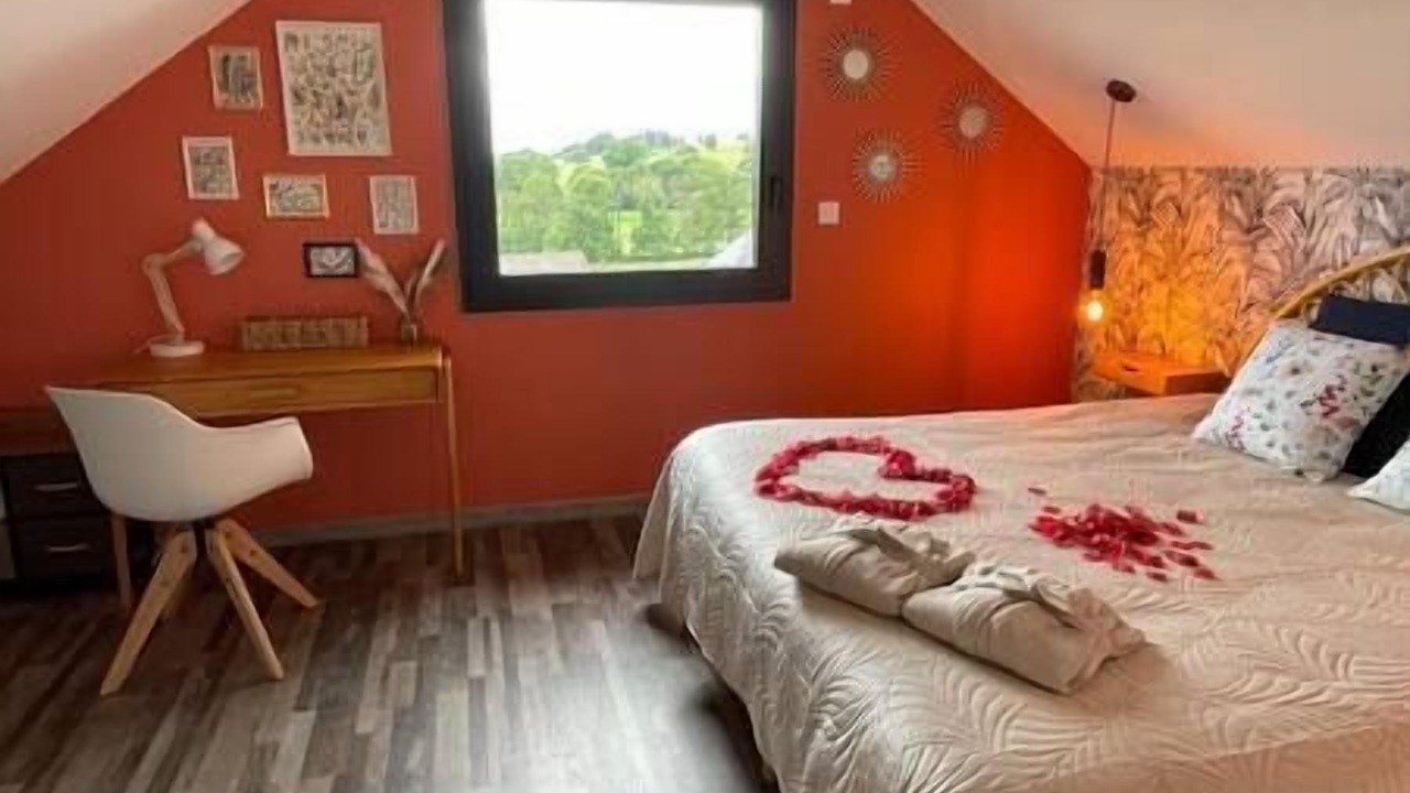 Photo of Bedroom in Valuejols