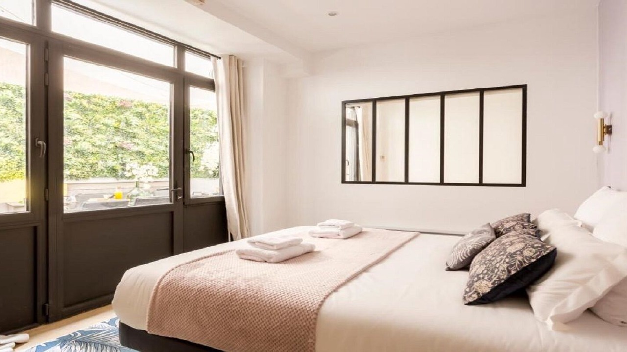 Photo of Bedroom in Champs-Elysees