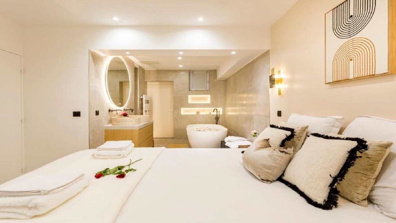 Photo of Bedroom in Champs-Elysees