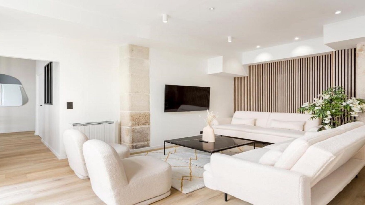 Photo of Livingroom in Champs-Elysees