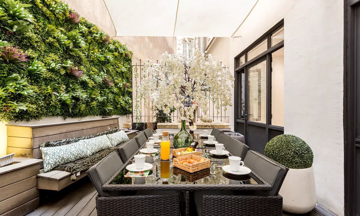 Photo of Outdoor in Champs-Elysees