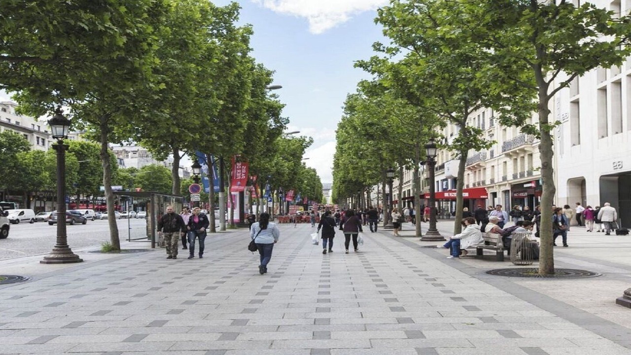 Photo of Outdoor in Champs-Elysees