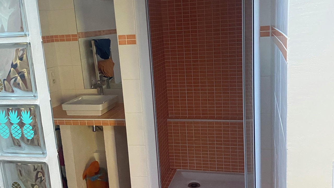 Photo of Bathroom in Behobie