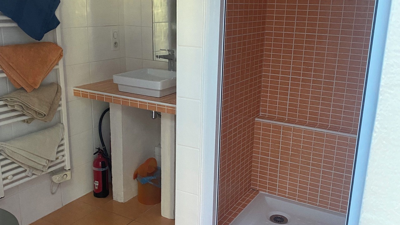 Photo of Bathroom in Behobie
