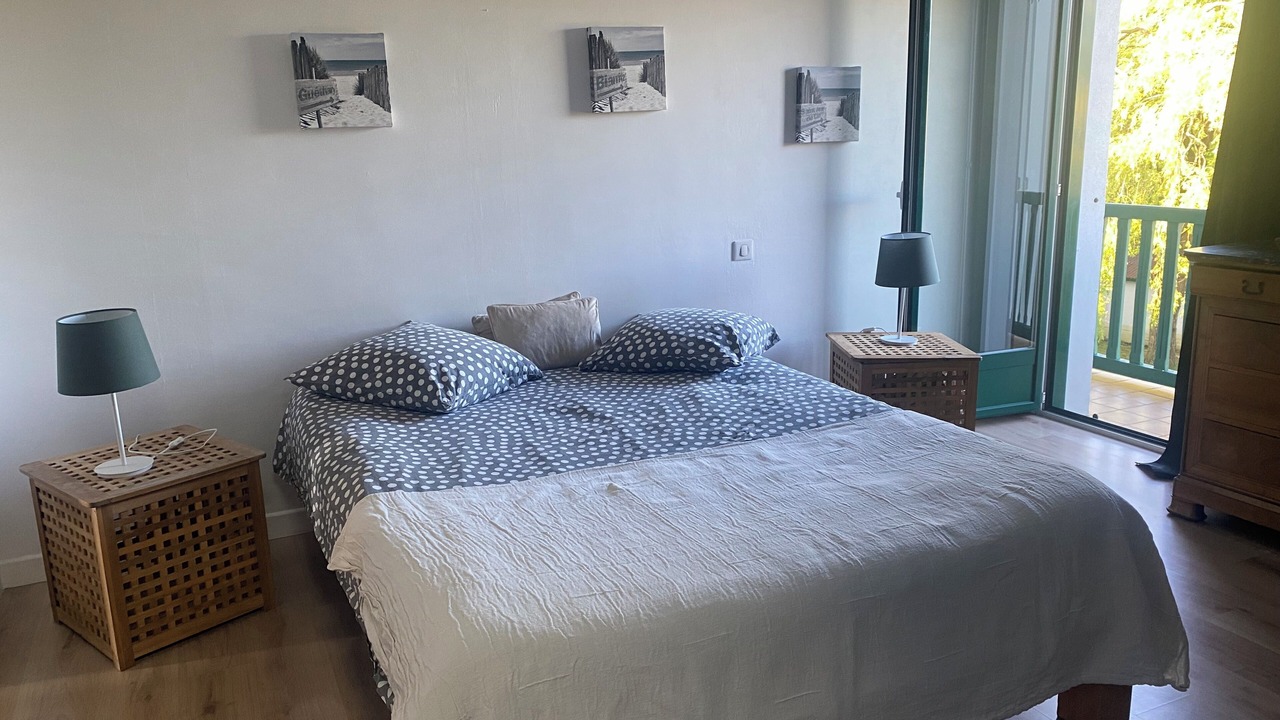 Photo of Bedroom in Behobie