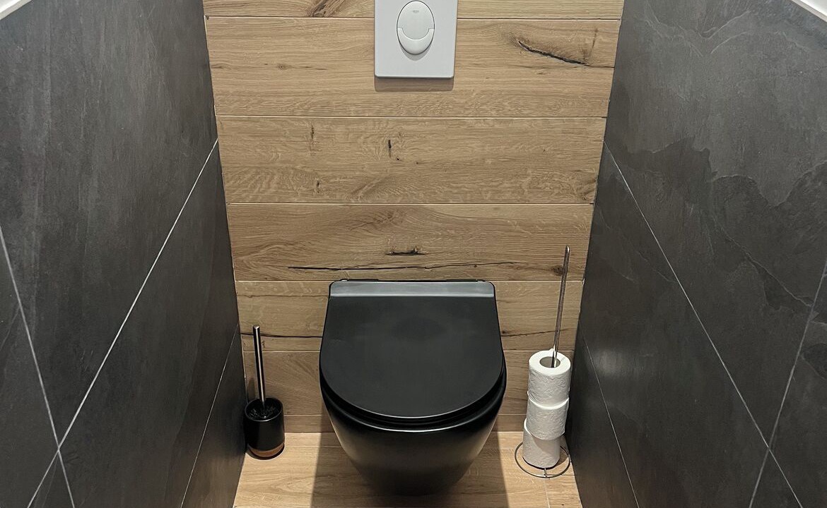 Photo of Bathroom in Ensues-la-Redonne
