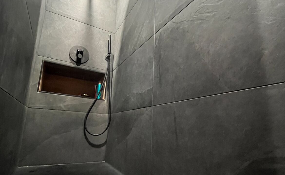 Photo of Bathroom in Ensues-la-Redonne