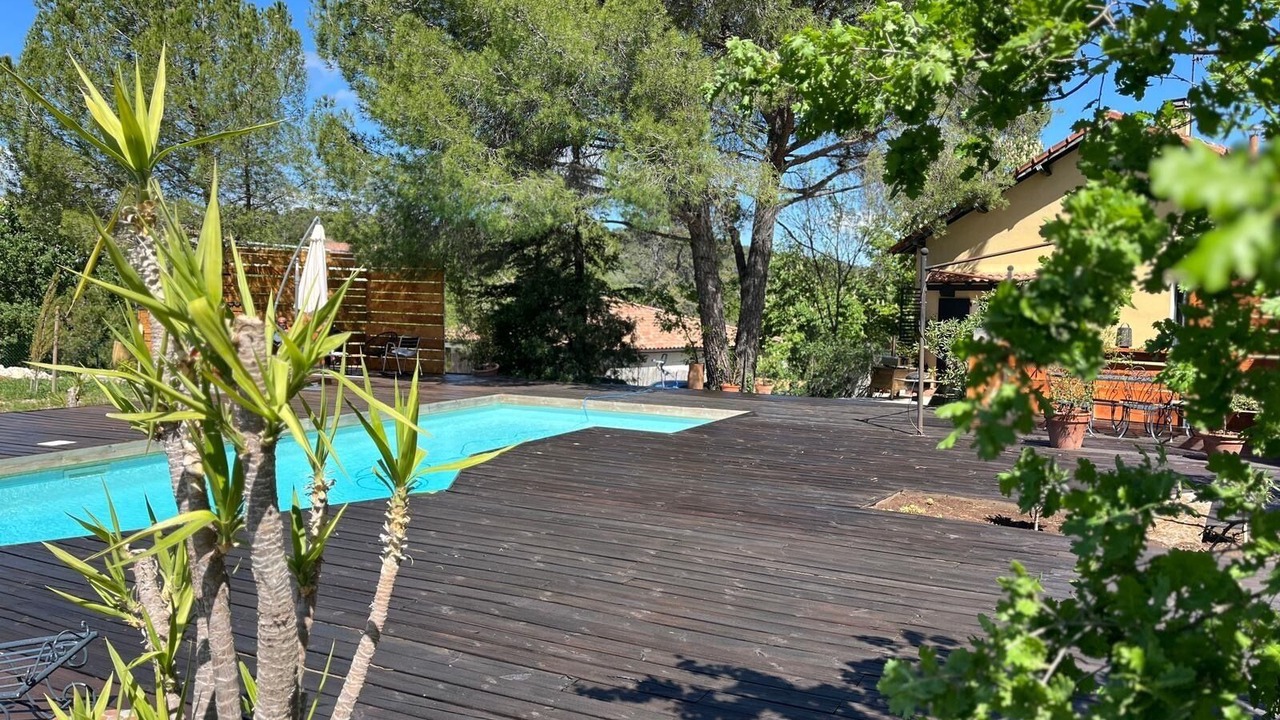 Photo of Outdoor in Rousson