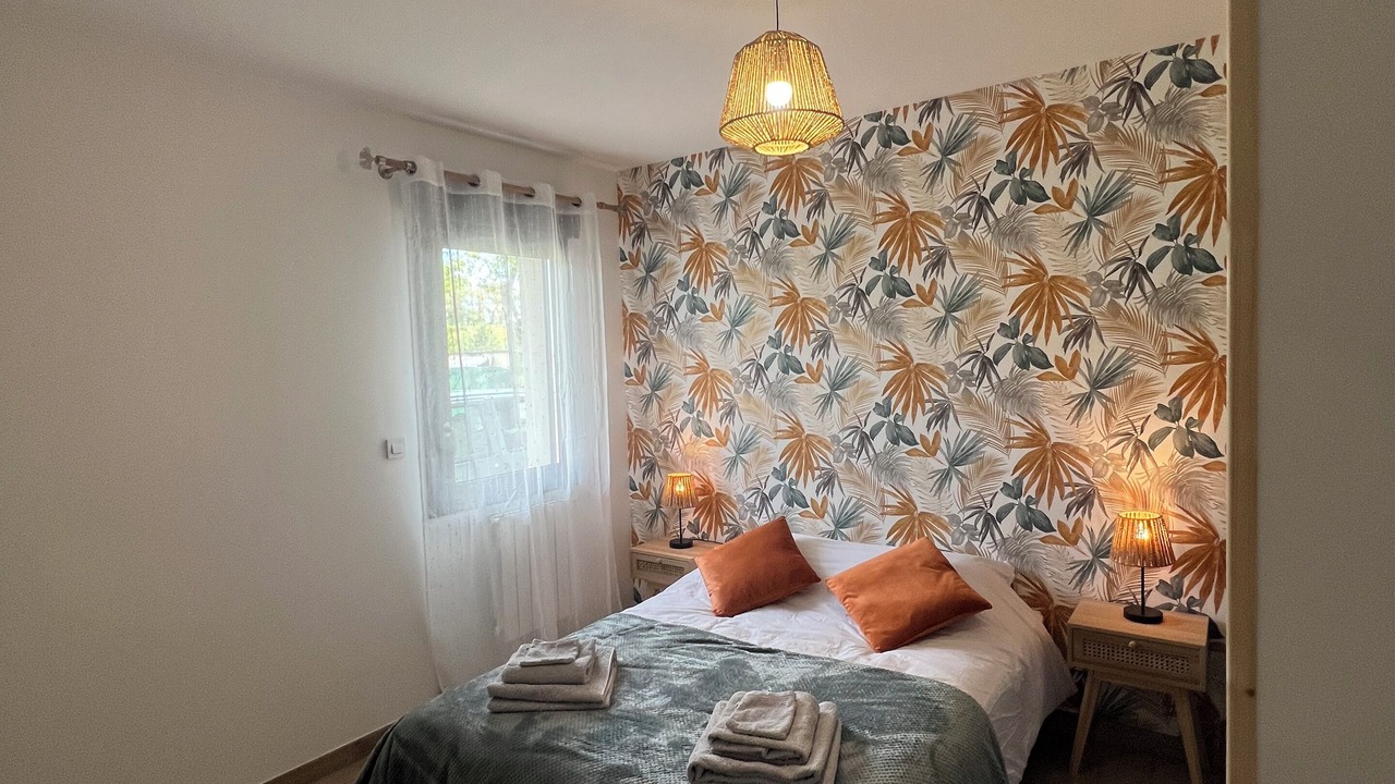 Photo of Bedroom in Vezeronce-Curtin