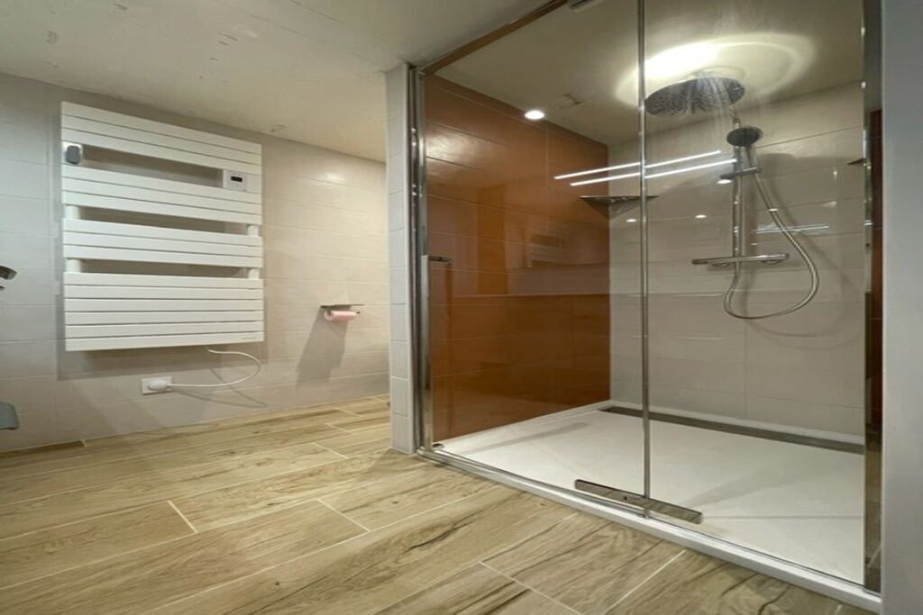 Photo of Bathroom in Saint-Simon