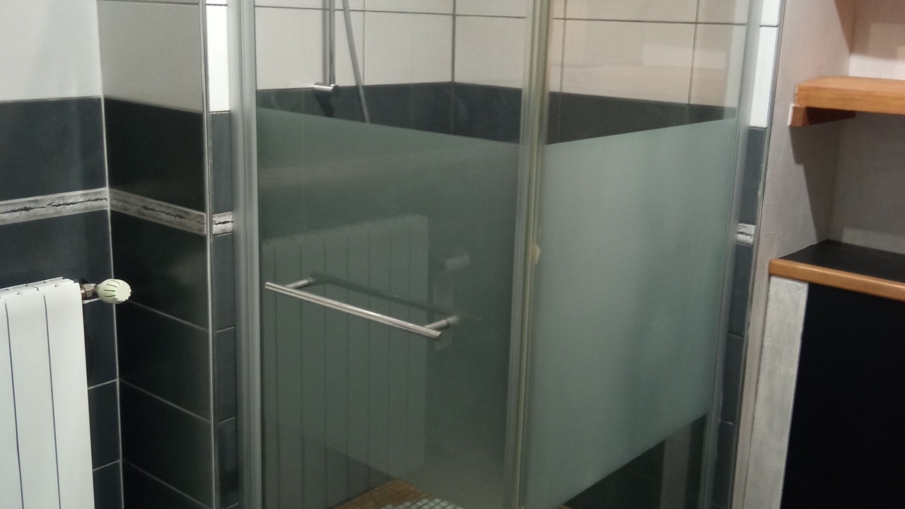 Photo of Bathroom in Roaix