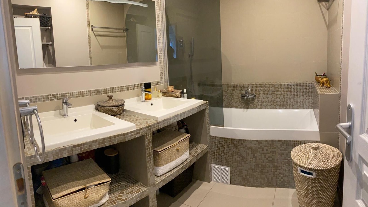 Photo of Bathroom in Quartier de la Salpetriere