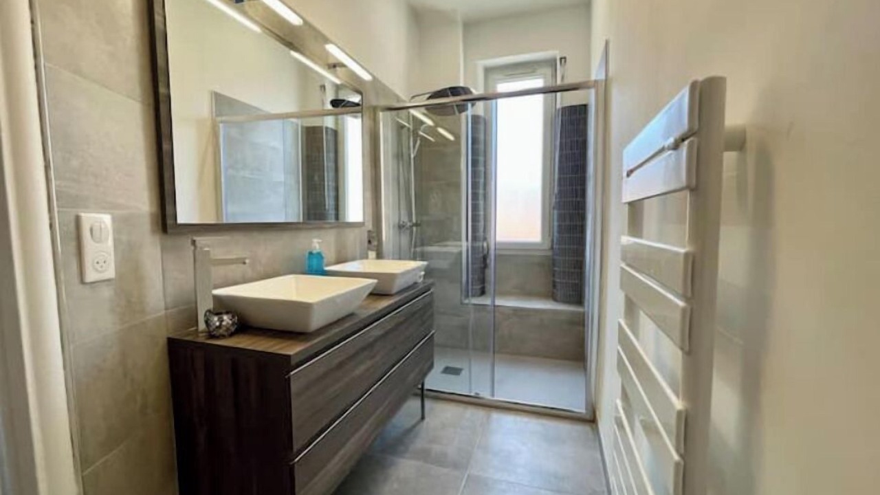 Photo of Bathroom in Saint-Charles