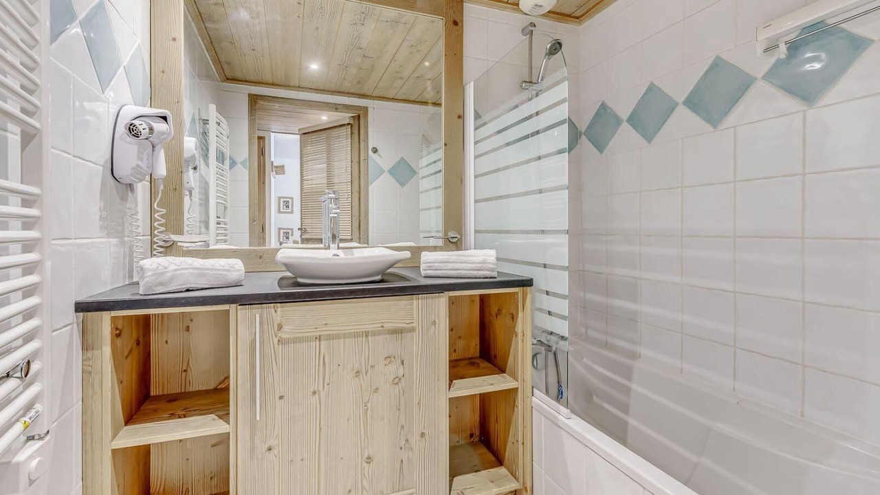 Photo of Bathroom in Les Almes
