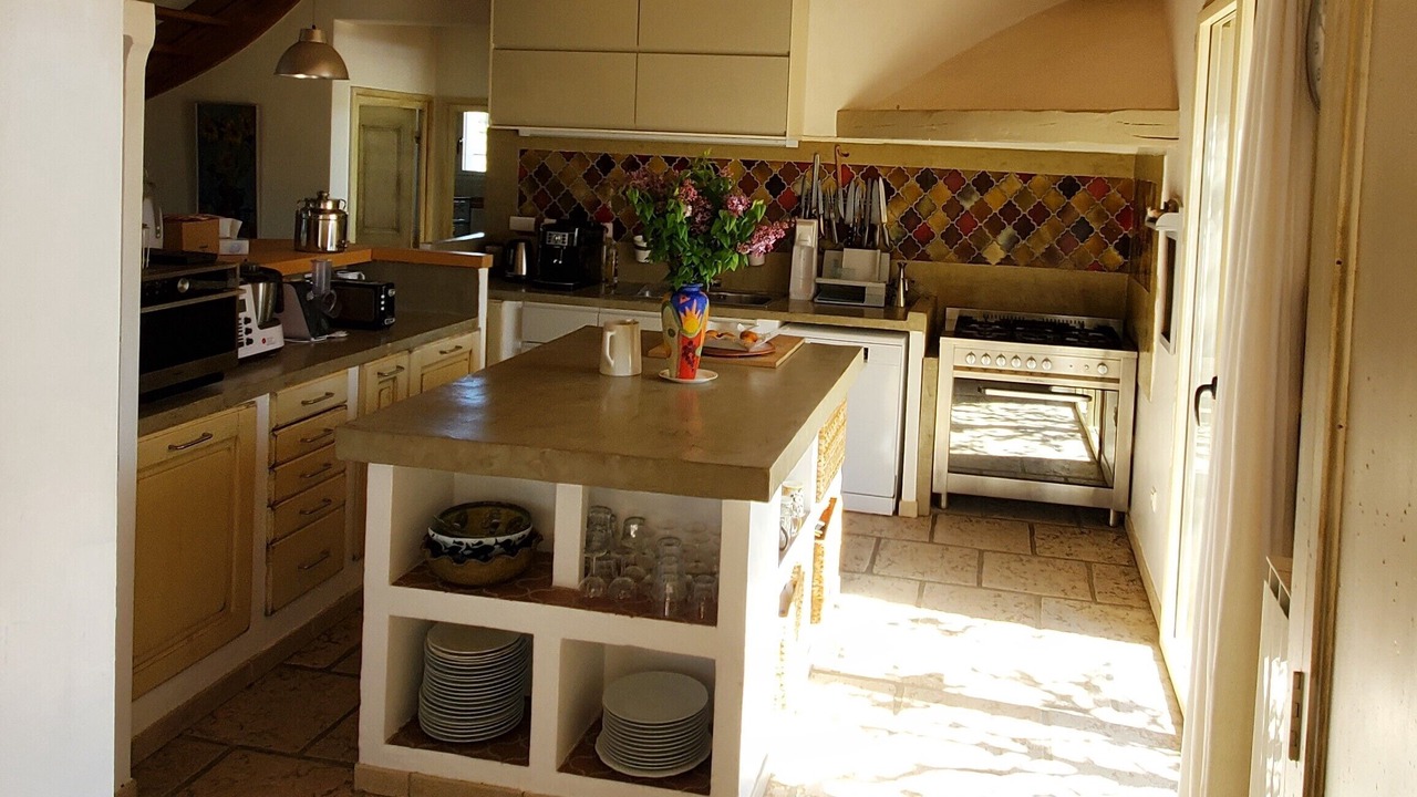 Photo of Kitchen in Sainte-Cecile-les-Vignes