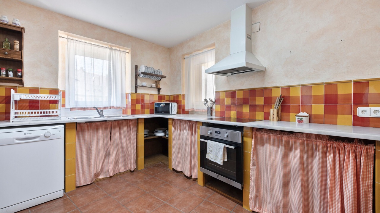Photo of Kitchen in Alcover