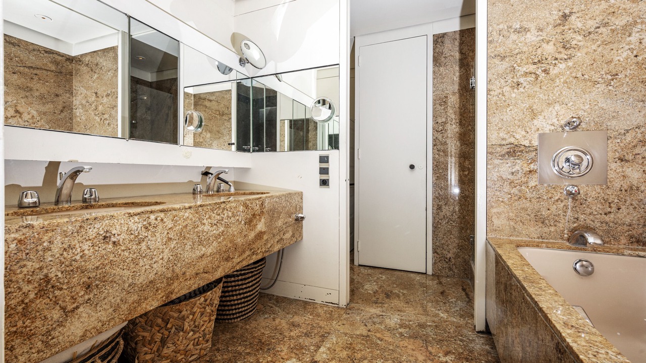 Photo of Bathroom in Quartier du Gros-Caillou