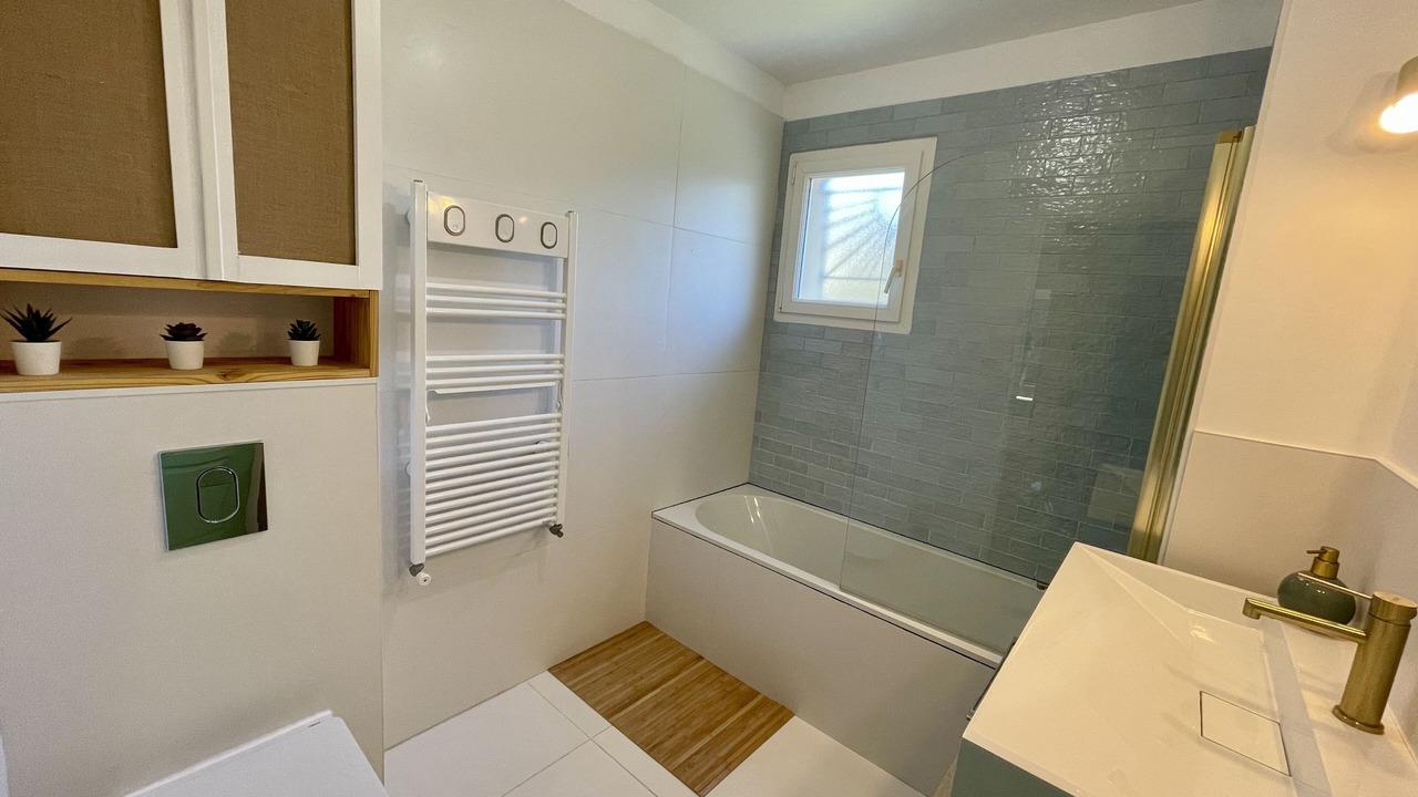 Photo of Bathroom in Salles