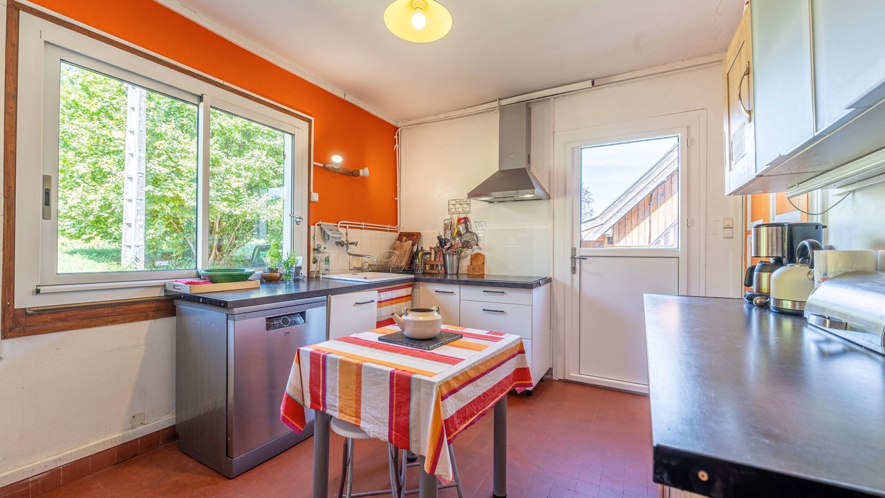 Photo of Kitchen in Saint-Jorioz