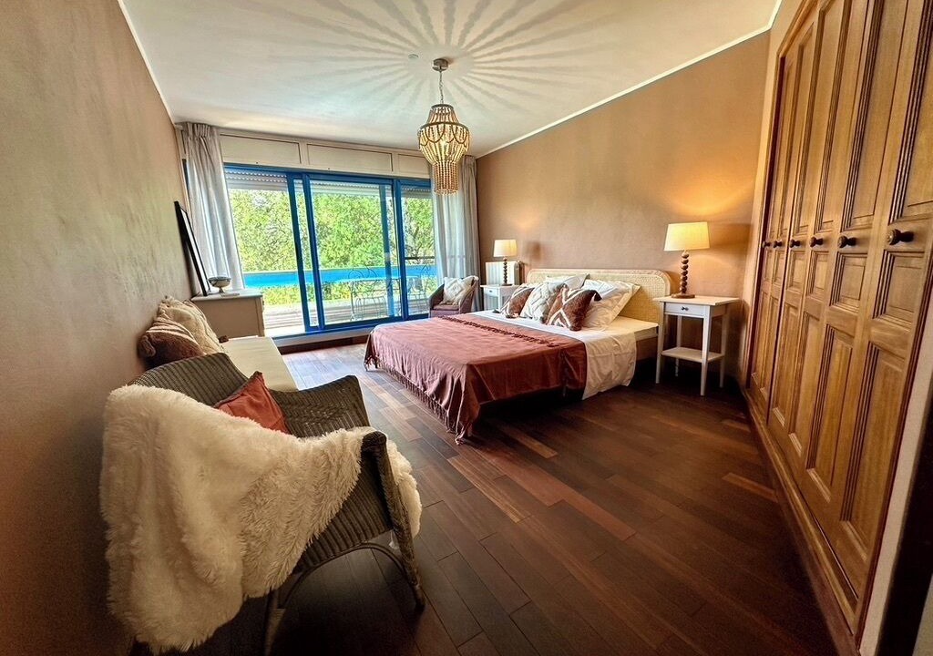Photo of Bedroom in Saint-Jean-du-Pin