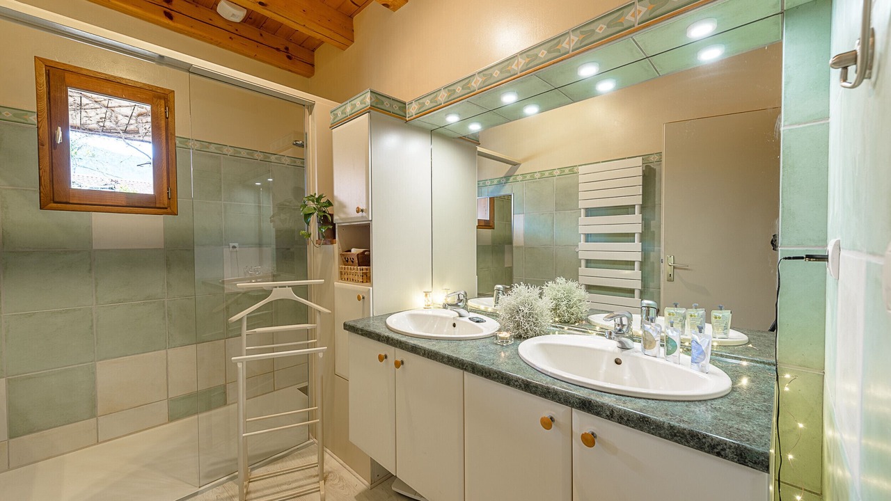 Photo of Bedroom in Saint-Jorioz